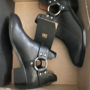 Frye Ray Harness Back Zip Bootie Black Sz 7